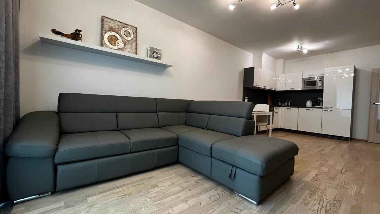 Residence Garden Tower - 8 Min Do Centra, Garaz Praga Zewnętrze zdjęcie