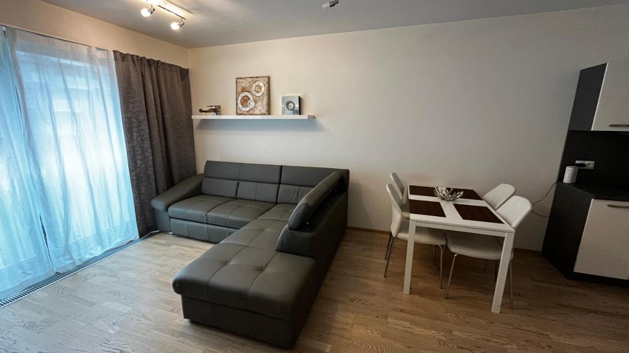 Residence Garden Tower - 8 Min Do Centra, Garaz Praga Zewnętrze zdjęcie