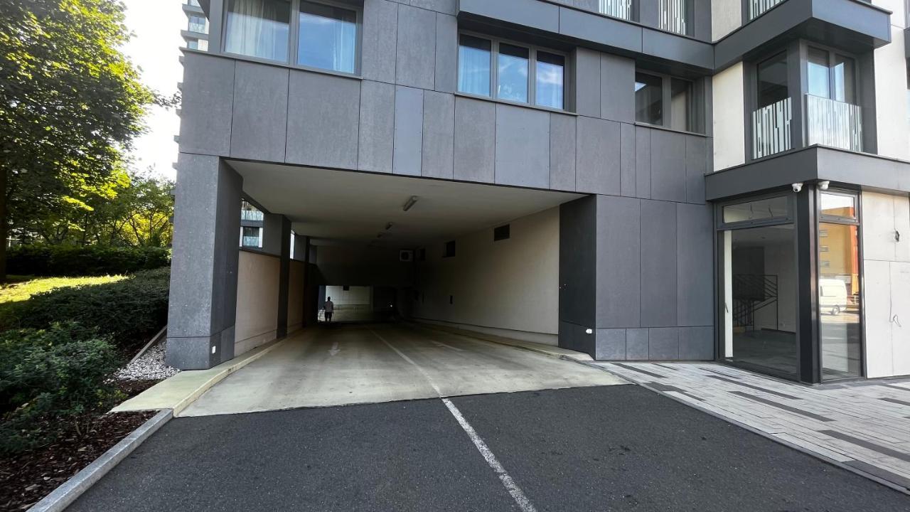 Residence Garden Tower - 8 Min Do Centra, Garaz Praga Zewnętrze zdjęcie