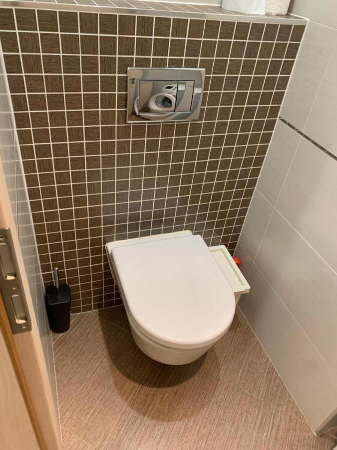 Residence Garden Tower - 8 Min Do Centra, Garaz Praga Zewnętrze zdjęcie