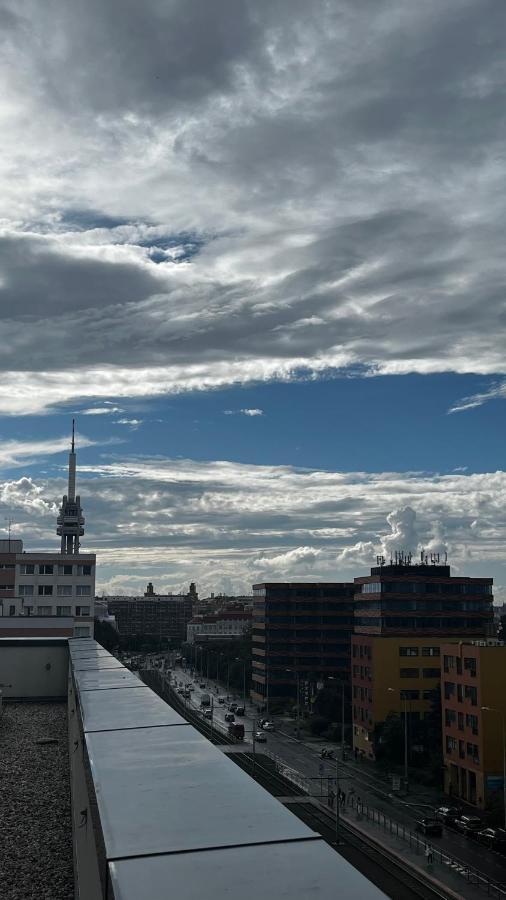 Residence Garden Tower - 8 Min Do Centra, Garaz Praga Zewnętrze zdjęcie